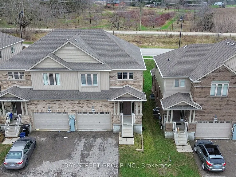 445 Avens St — Photo 4