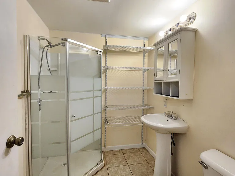 312 Sycamore St #9 — Photo 3