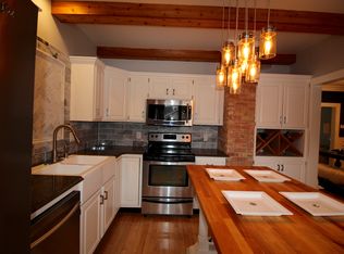 2171 S 91st St, West Allis, WI 53227