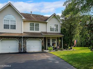 11 Saratoga Ct, Tinton Falls, NJ 07753