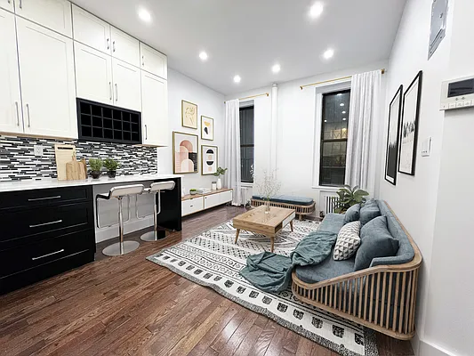 Rented by Bohemia Realty Group | media 6