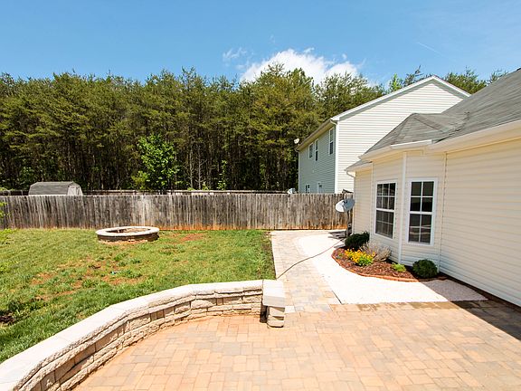 5th image of 6001 Pine Branch Dr