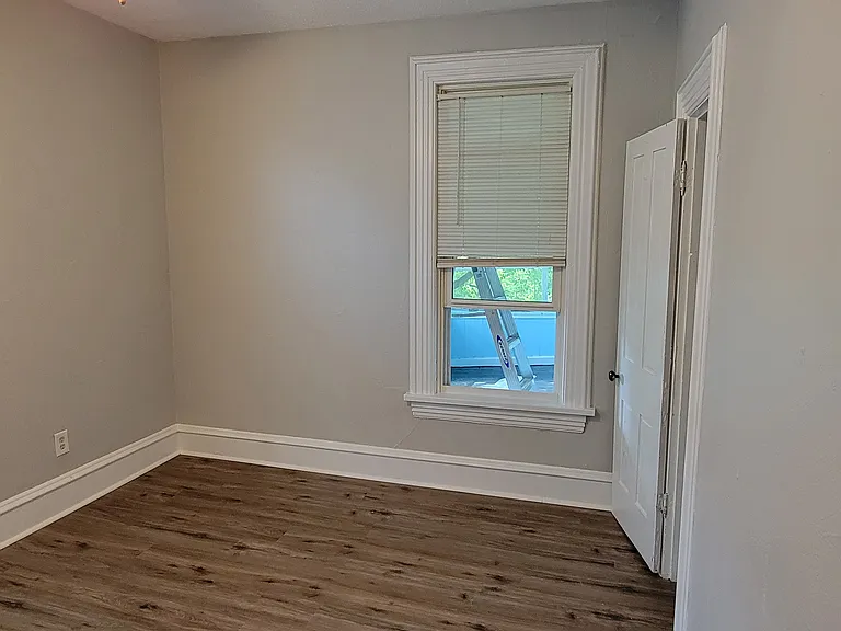 623 5th Ave #1/2 — Photo 32