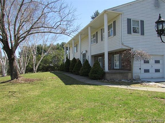 4th image of 26 Dorchester Ln