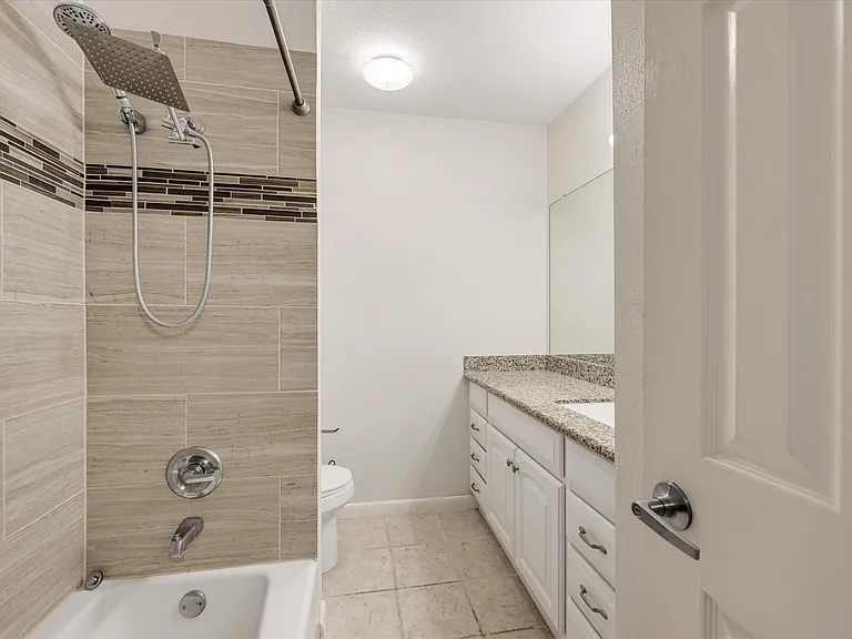 1653 W Sam Houston Pkwy S — Photo 12