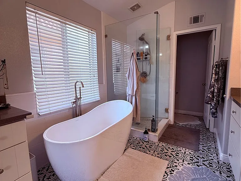 8184 Constantine Dr — Photo 24