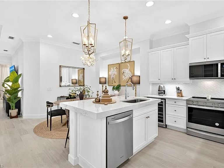 8877 Yucatan Ct — Photo 13