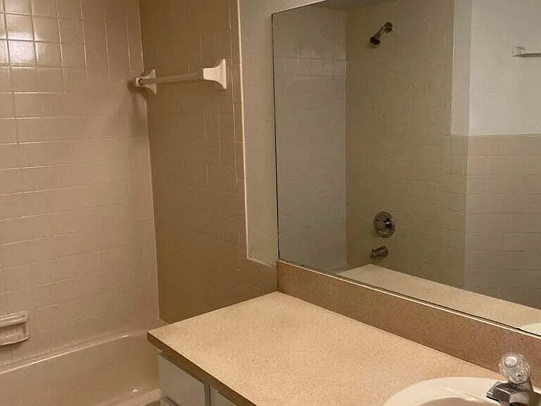 211 Lake Pointe Dr #207 — Photo 8