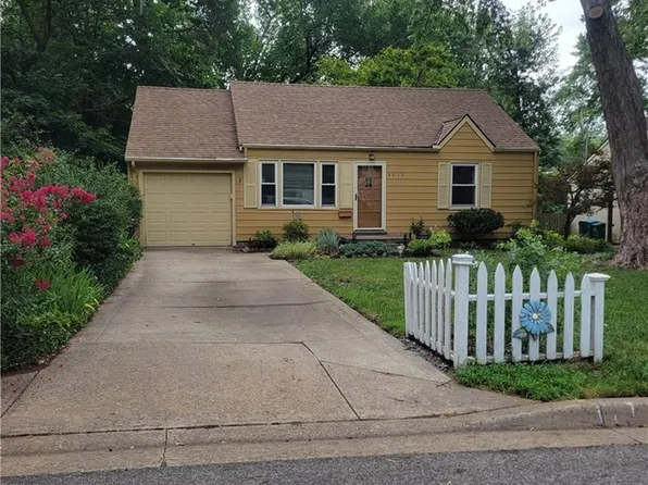 4813 Canterbury St, Mission, KS 66205