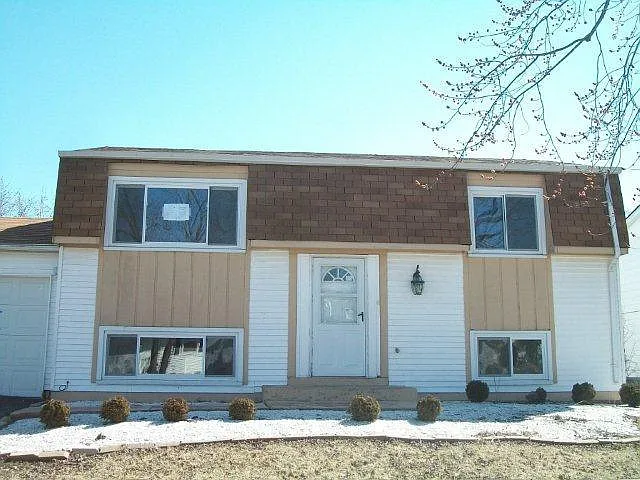 17731 Sarah Ln photo 1