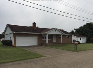 2815 Meadowbrook Dr, Point Pleasant, WV 25550