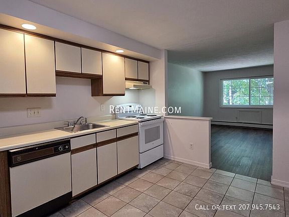 2nd image of 20 Tall Pines Dr APT 16