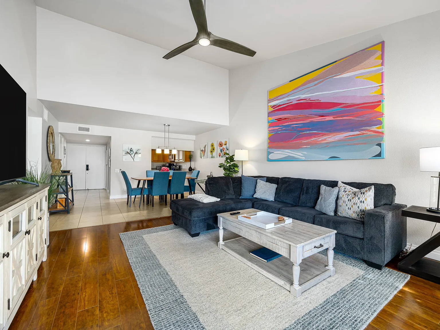 56 La Ronda Dr — Photo 4