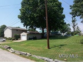 4th image of 3205 Plum St