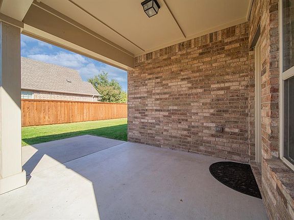 4th image of 5400 Hampshire Dr
