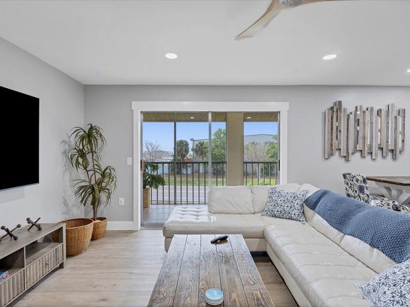 201 Airport Ave E APT 722