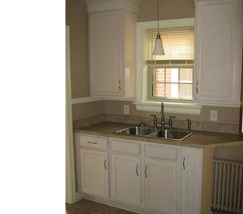 2nd image of 3706 Ellwood Ave