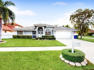 6984 NW 19th Ct, Pompano Beach, FL 33063