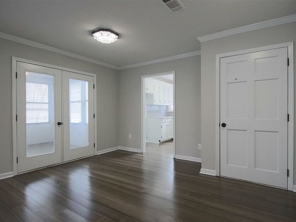 4th image of 206 Waterwood Dr