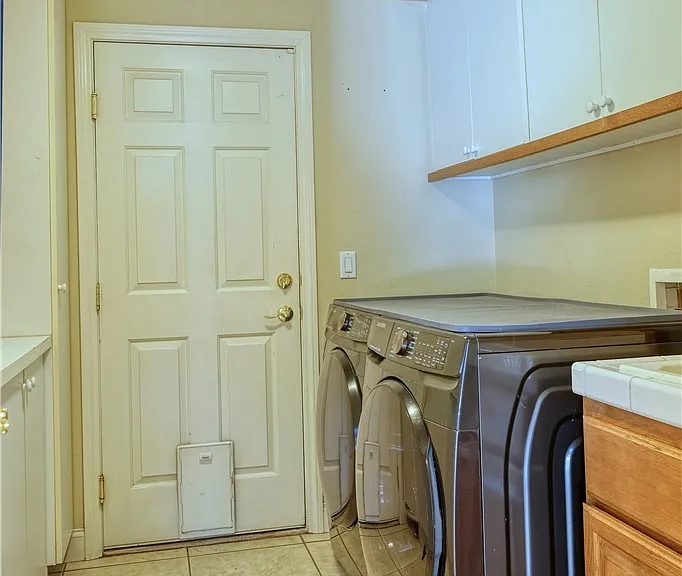 3924 Royal Scots Ave — Photo 20