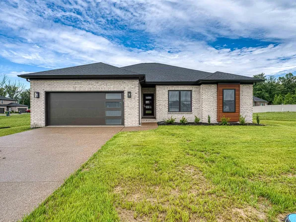 3605 Sand Dr, Newburgh, IN 47630