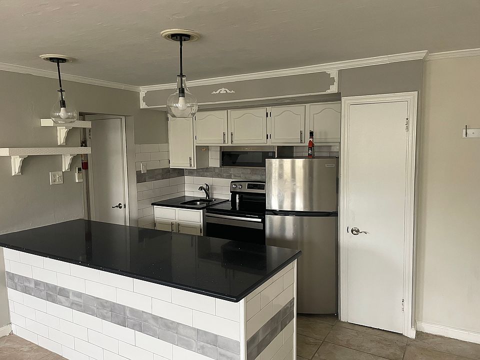 1st image of 18 West Ave #C2