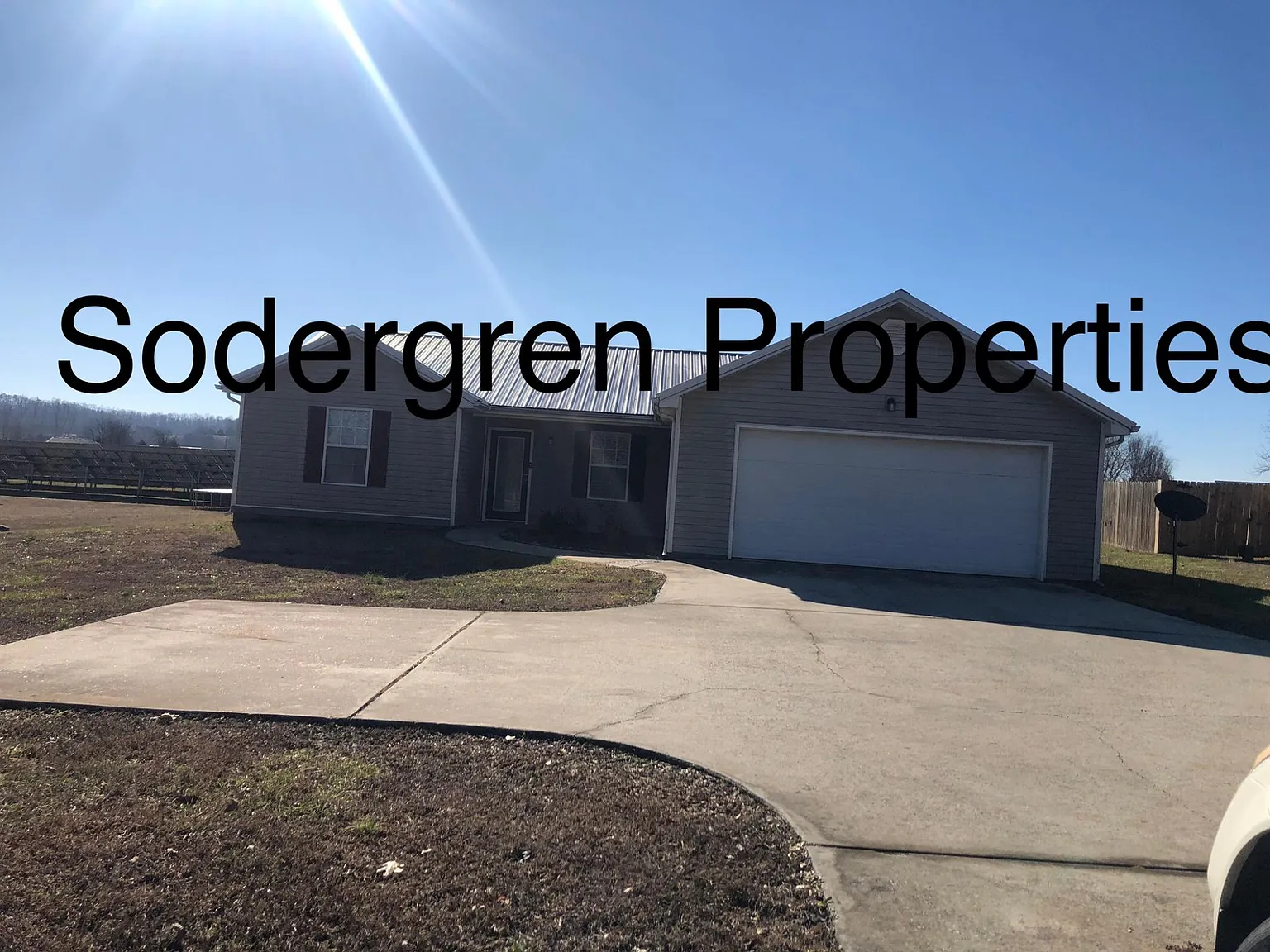 3 bed, 1300 sqft, $875 — Photo 1