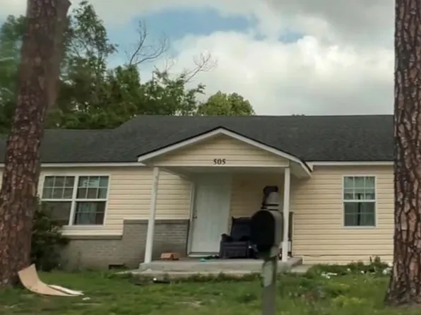 505 Leon St, Douglas, GA 31533