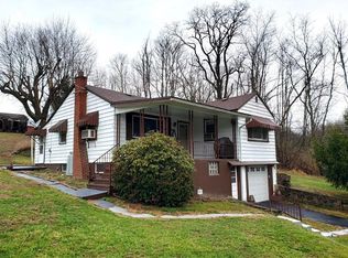 223 Strawcutter Rd, Derry, PA 15627