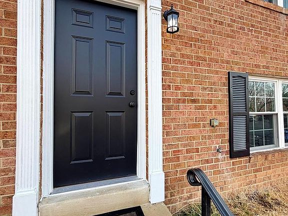 2nd image of 1020 Dorset Dr