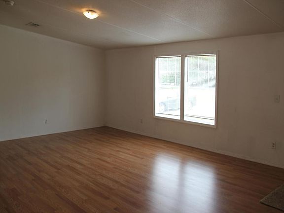 5th image of 116 Eagle Nest Ct E