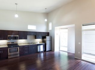 118 Flats-Circle, Cleveland, OH 44106