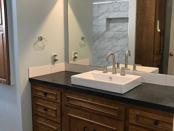 Main floor bath