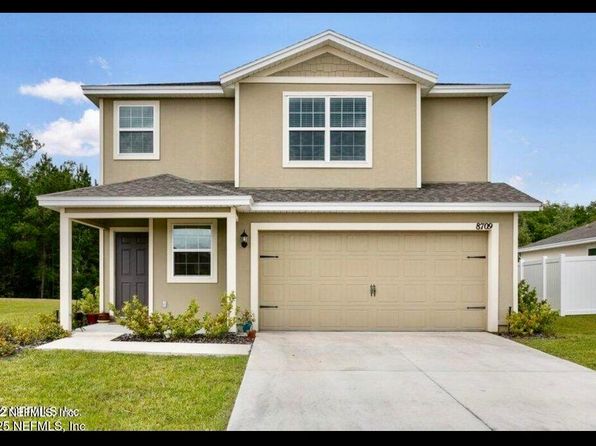 8709 Lake George Cir E