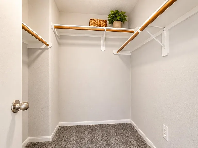 13327 Belvedere Park Ct — Photo 24