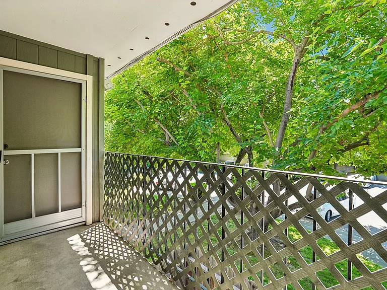 Northridge Terrace Apartments at 4900-4948 Stamas Lane, Fair Oaks California — Photo 50