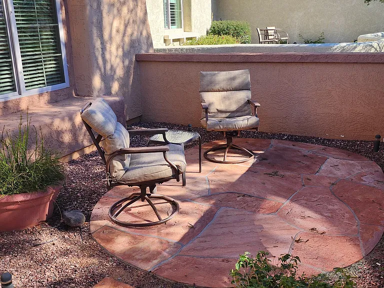 27244 W Potter Dr — Photo 2