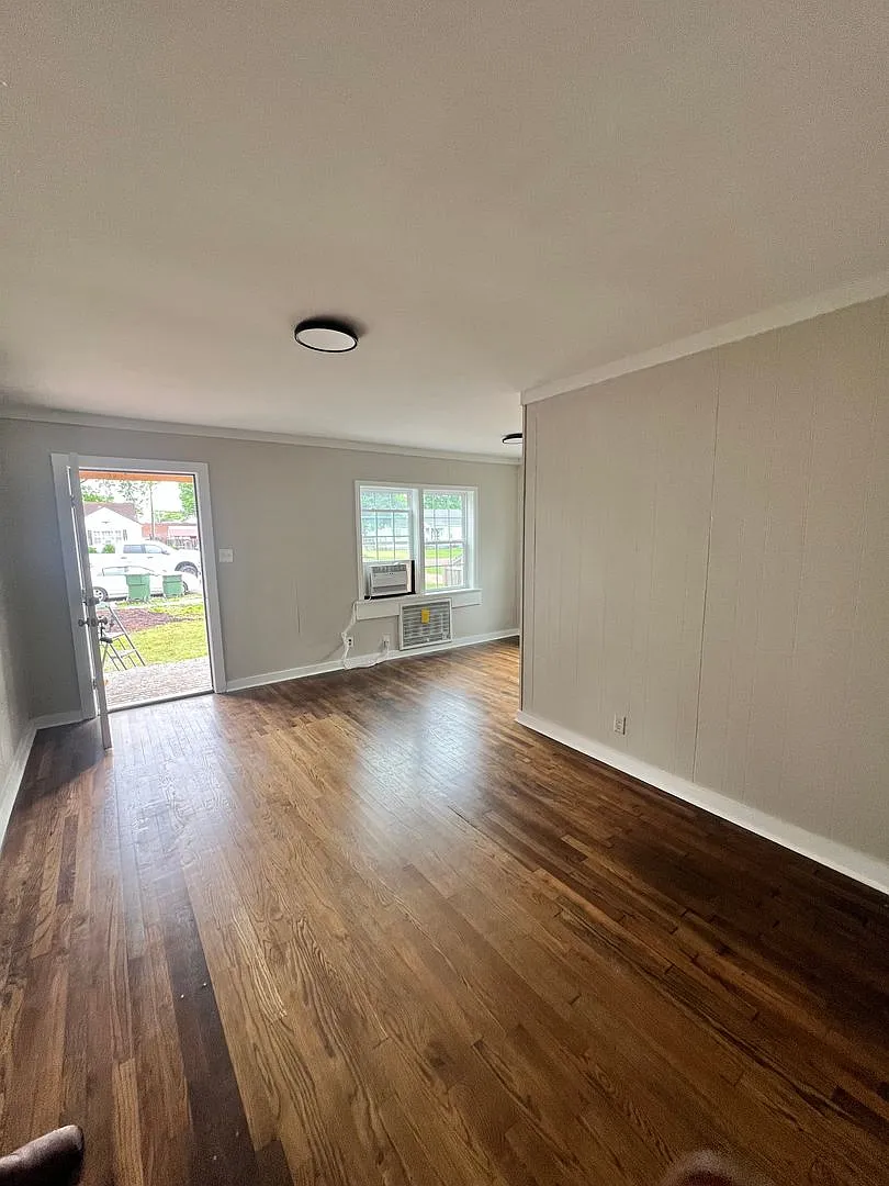 1 Bedroom Duplex — Photo 2