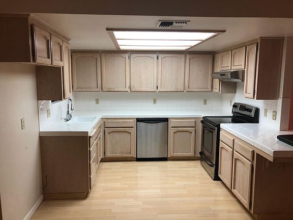 3rd image of 9214 N Whitney Ave