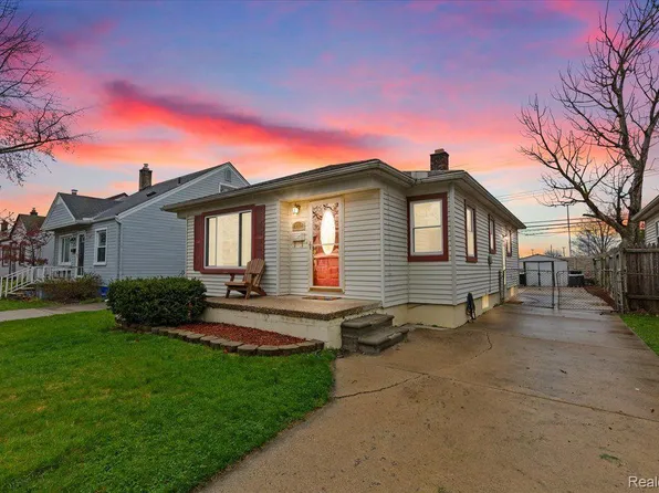 14702 Richmond St, Southgate, MI 48195