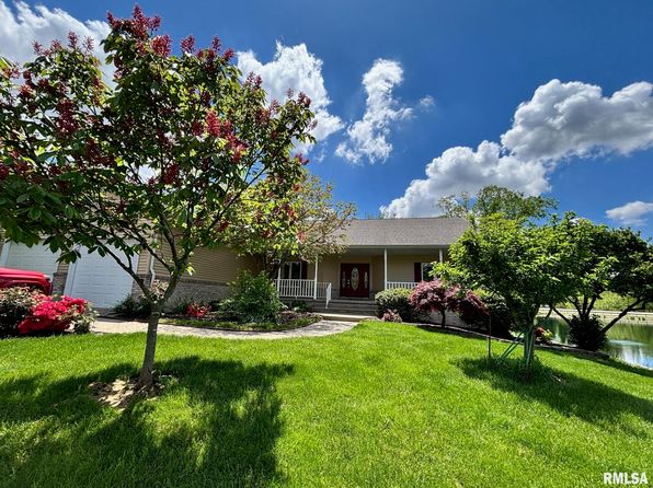 142 Lilac Ln, Chatham, IL 62629