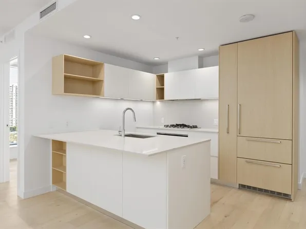 6000 McKay Ave #804, Burnaby, BC V5H 0K2