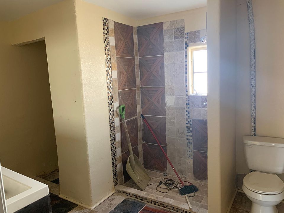 1st image of 3503 Lake Ln