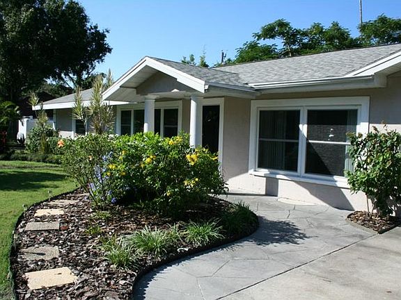3rd image of 4829 Winchester Dr