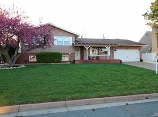 510 Beechwood Rd, Salina, KS 67401