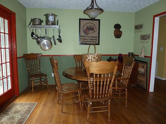 2nd image of 30 Kensington Ct
