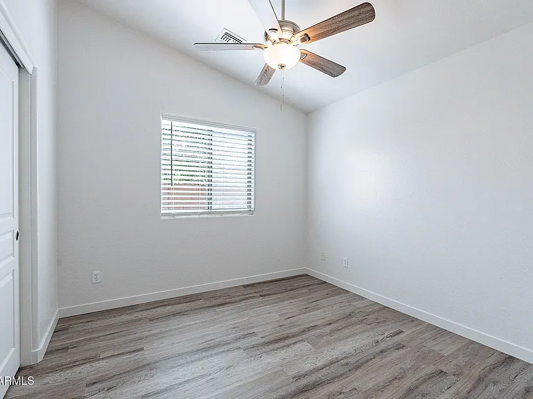 24866 W Huntington Dr — Photo 29