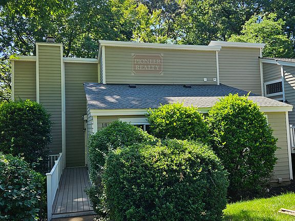 2nd image of 1827 Ivystone Dr