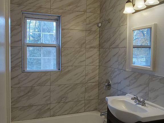 4th image of 96 Forest Hill Pkwy APT 2D