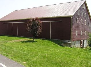 3783 Green Valley Rd, Seven Valleys, PA 17360